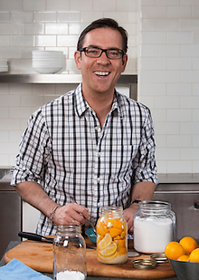 WCQ569 Chopped Host Ted Allen