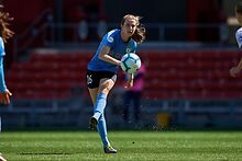 Chicago-Red-Stars-sign-multiyear-contracts-with-US-Womens-National-Team-players