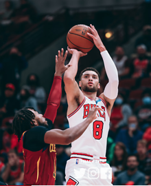 SPORTS Bulls ease past Cavaliers; Blackhawks fall after holding 3-0 lead